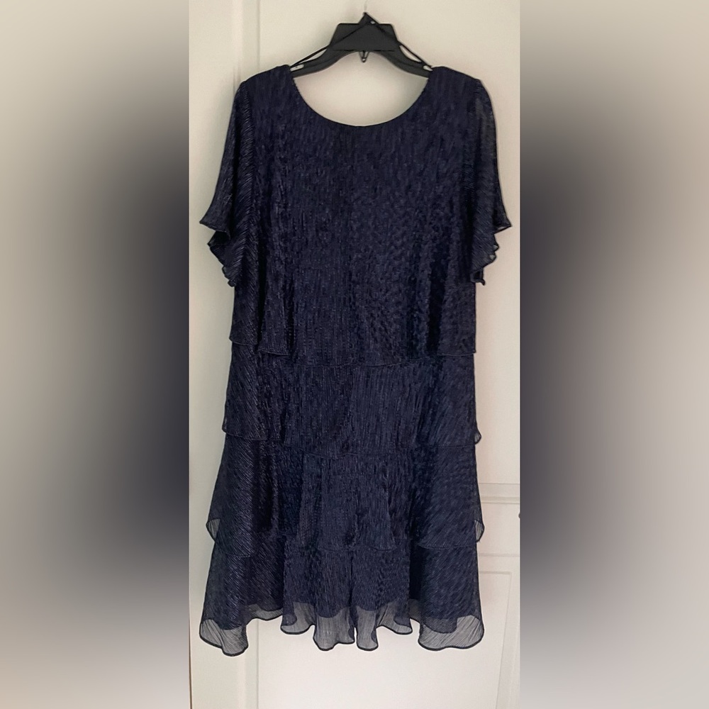 Size 16 Ignite the Evenings Shimmer tired dress. - Picture 2 of 5